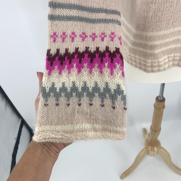 Light Pink NWT Angora-like sweater Flared sleeves - Picture 4 of 7